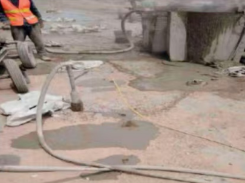 平远水泥混凝土路面板底注浆技术 路面脱空注浆整治方案